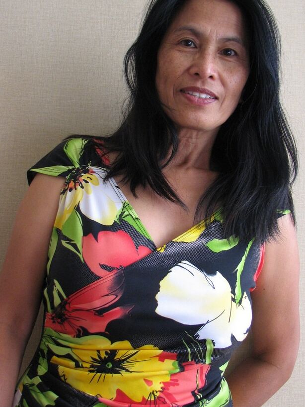Lani - Leggy Asian Mom  15 of 73 pics