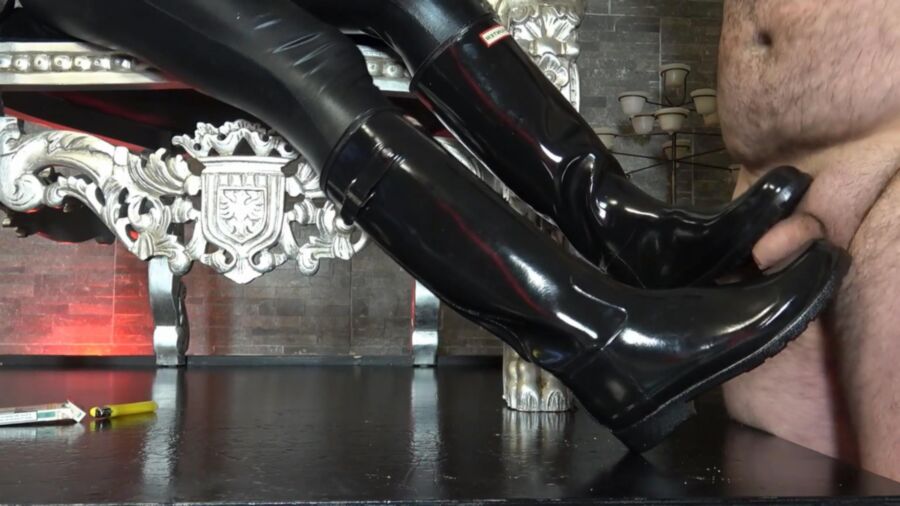 Hunter boots Mistress 13 of 49 pics