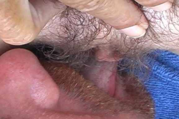 My Hairy Pussy Getting Licked 3 of 28 pics