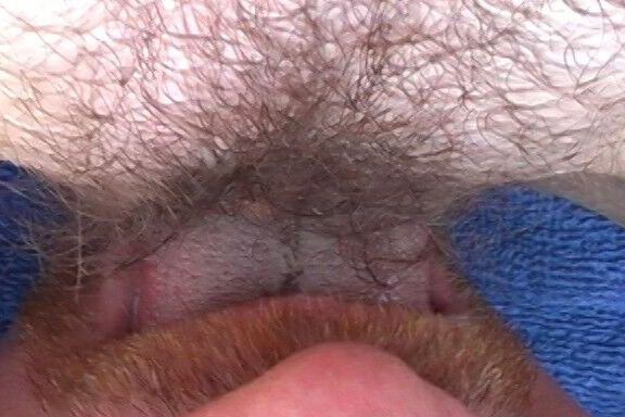 My Hairy Pussy Getting Licked 2 of 28 pics