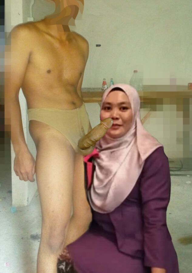 KaK NANi nak mandi 2 of 4 pics