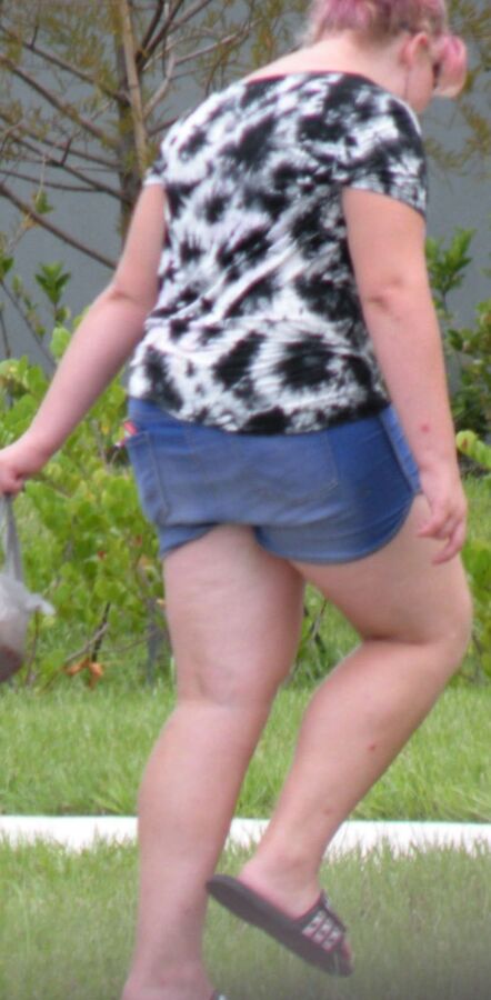 Chubby FLORIDA Blond Young BBW THICK LEGS little belly 9 of 9 pics