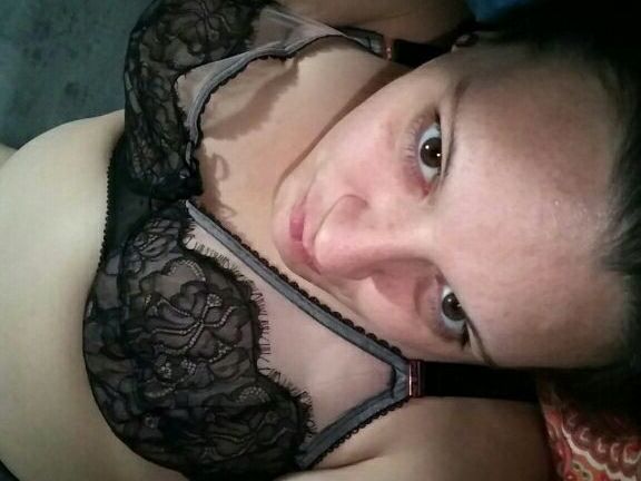 Kinky Kik Friend - Teasing 13 of 26 pics