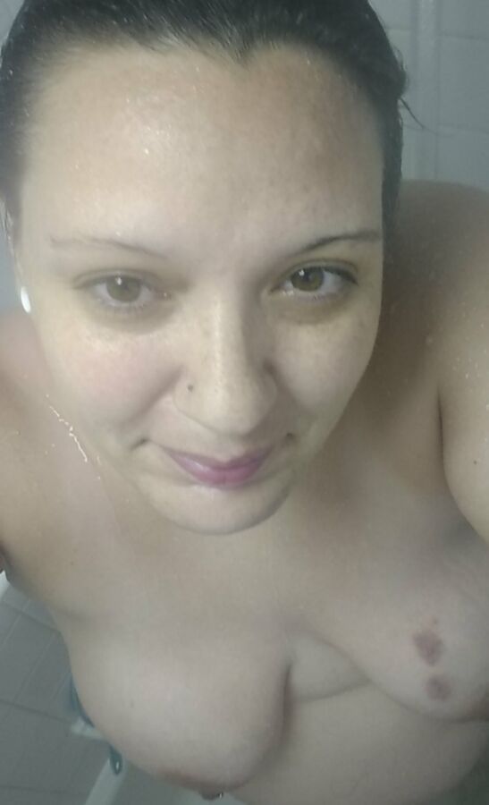 Kinky Kik Friend - Shower Selfies 9 of 9 pics