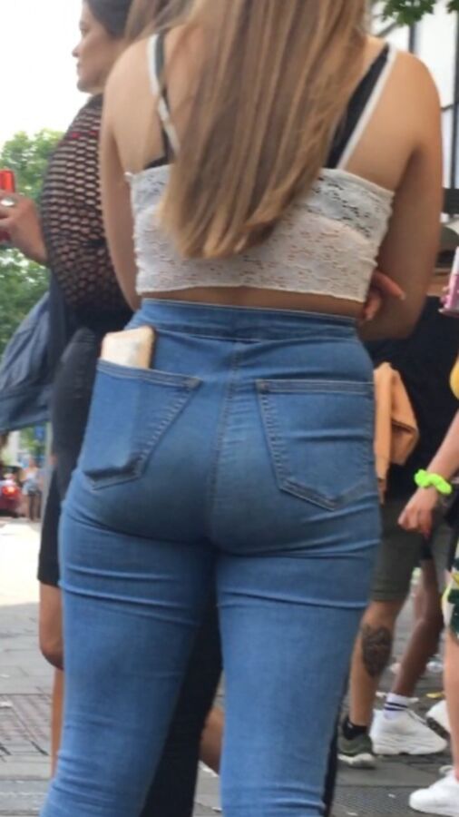 FAP time... British Chav with Horny Jeans Ass!!! 4 of 167 pics