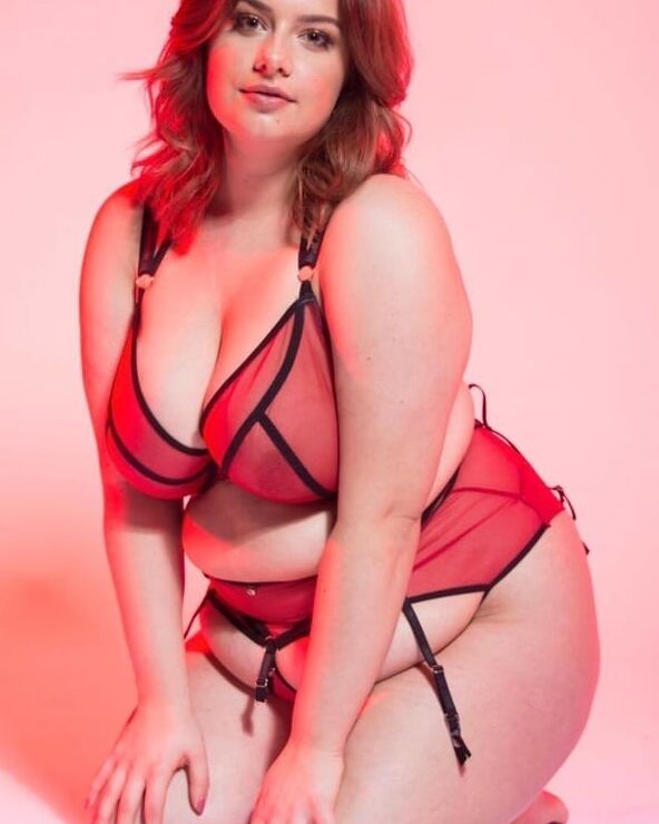 Aliss Bonython - Curvy Plus Size Instagram Model  2 of 19 pics