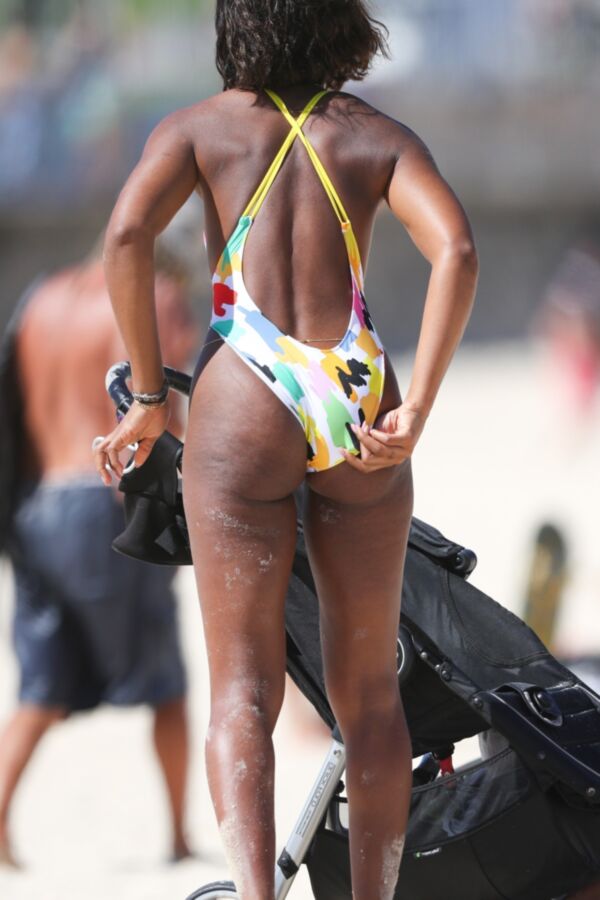 My Favorite Ebony Celebs (From Behind) 24 of 48 pics