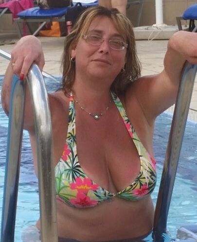 Sexy Mature BBW With Glasses N/N 14 of 48 pics