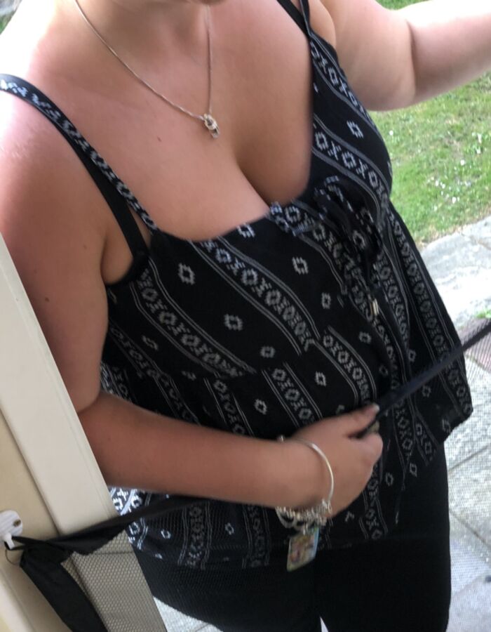 Amateur Big Titted Cleavage - Creep Shots  2 of 7 pics