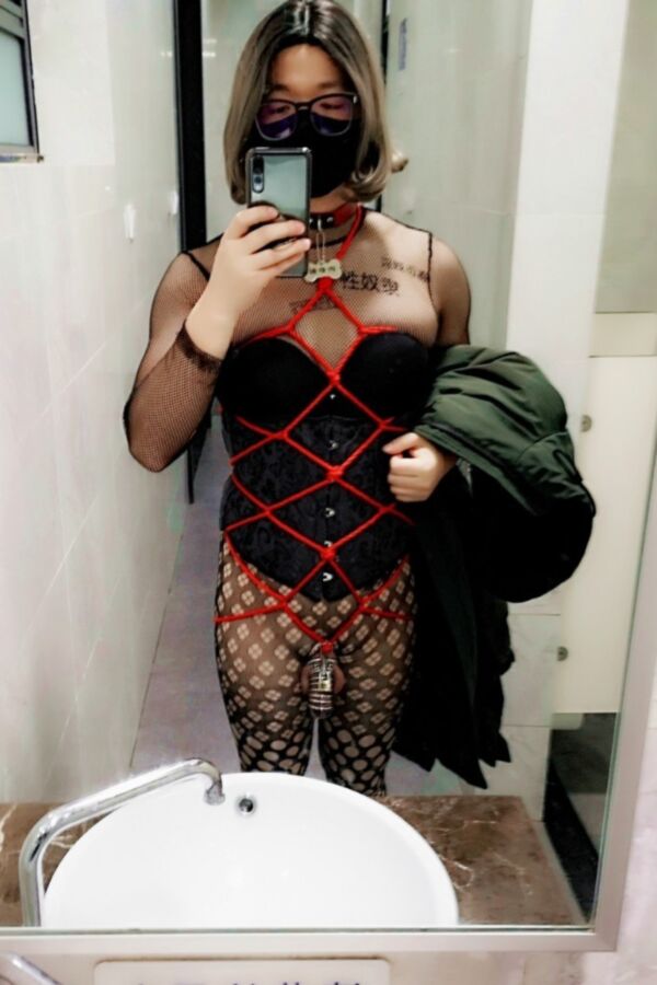 Asian Trans in hotel 16 of 40 pics