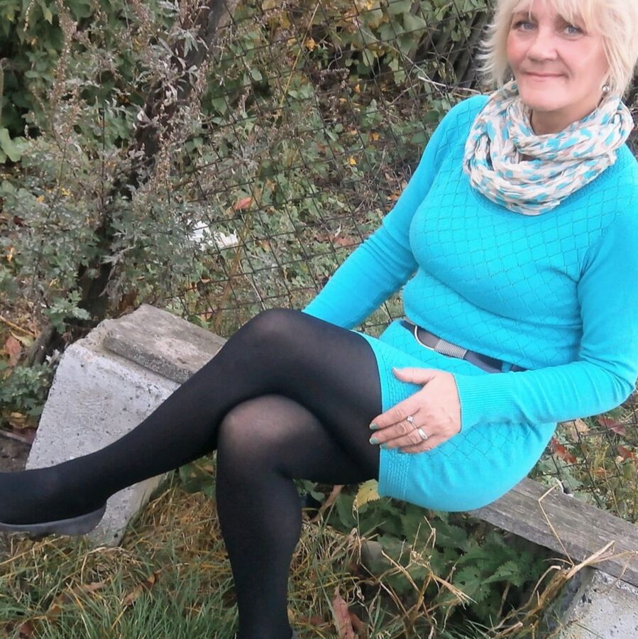 Lilia - polish mature (with granddaughters) in pantyhose  1 of 17 pics