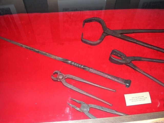 Torture tools - Medieval favourite selection 9 of 14 pics