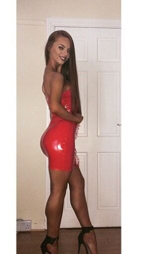 Saskia the most slutty dressing chav ever  6 of 41 pics