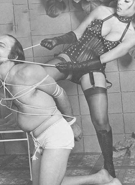 Vintage Femdom 8 of 54 pics