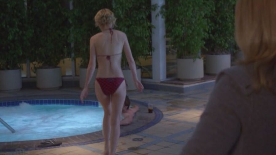 Brie Larson Ass - Screencaps 15 of 26 pics