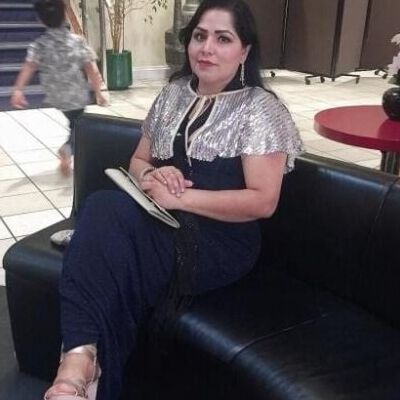 Who is this Beautiful Milf from Pakistan 3 of 8 pics