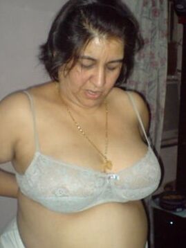 Chubby Indian wife 4 of 21 pics