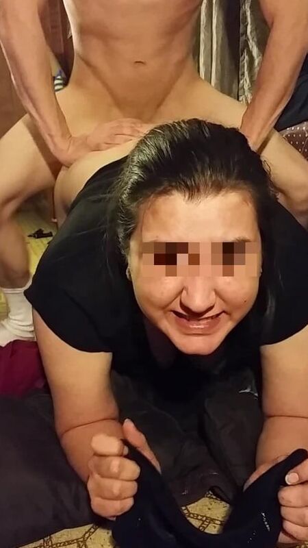 Milf Poses And Spreads 10 of 209 pics
