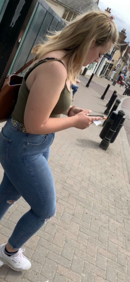 British Teen Ass Waiting for Bus 14 of 109 pics