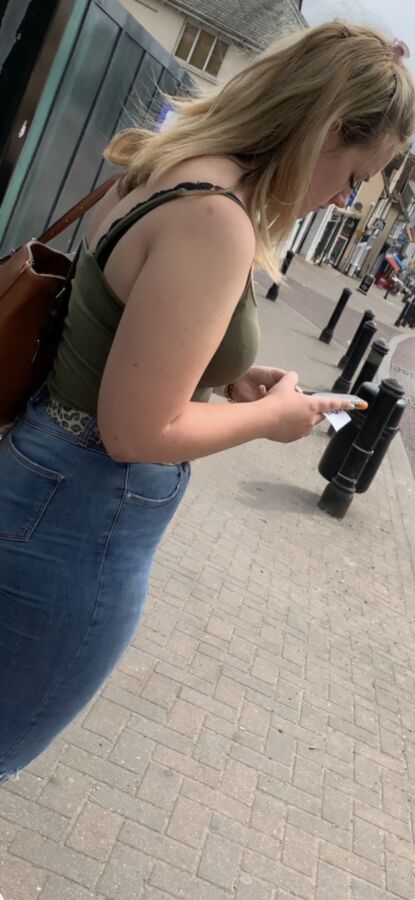 British Teen Ass Waiting for Bus 5 of 109 pics