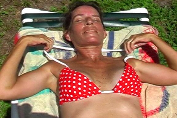 Melbourne FL Milf Cynthia Browns Nice Tits Sunbathing 18 of 31 pics