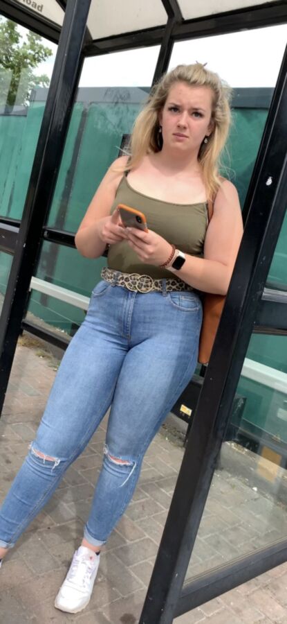 British Teen Ass Waiting for Bus 19 of 109 pics