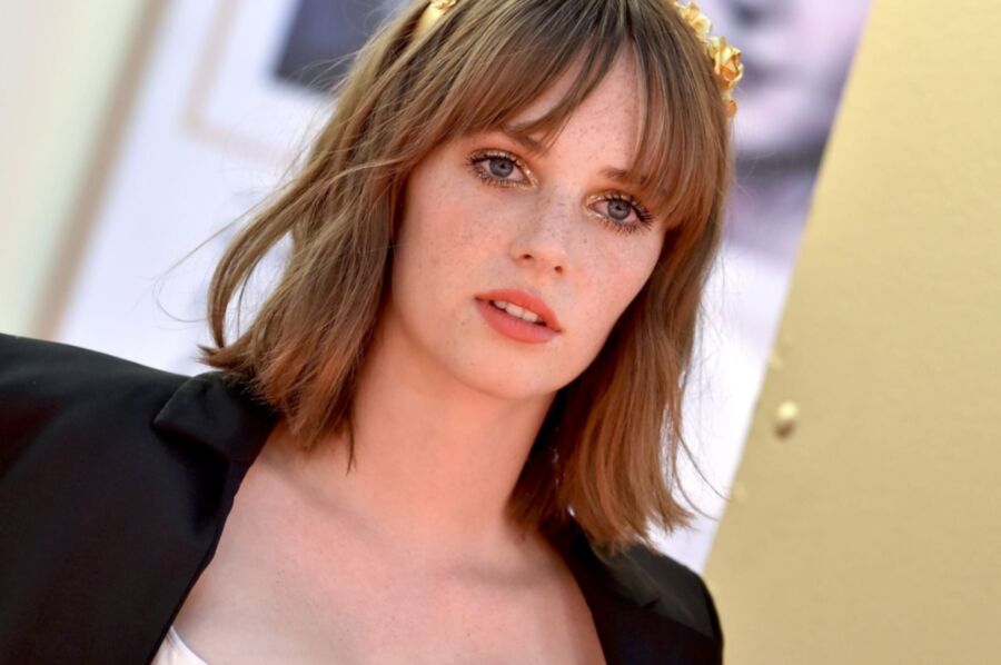 Maya Hawke 17 of 54 pics