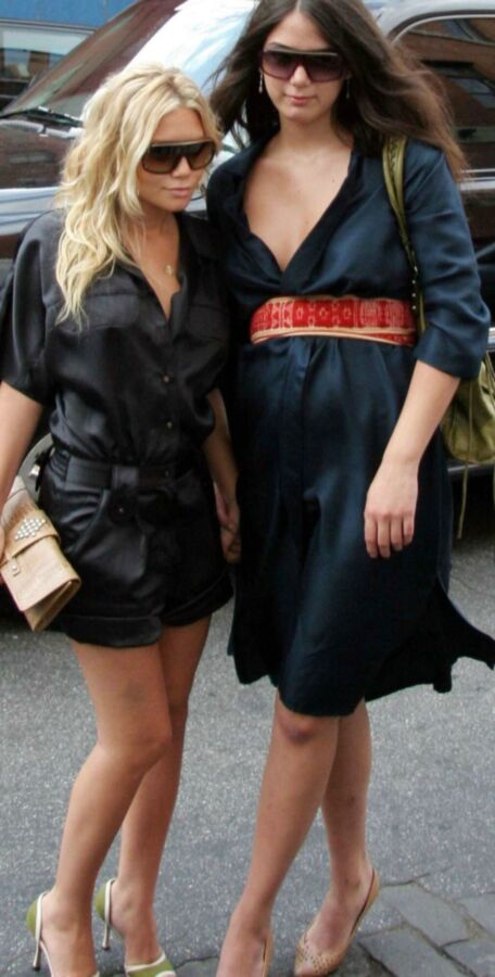 Mary and Ashley Olsen 1 of 57 pics