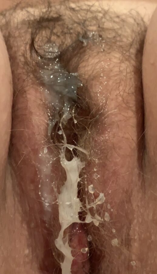 Amateur Teen Soaked in cum 1 of 13 pics