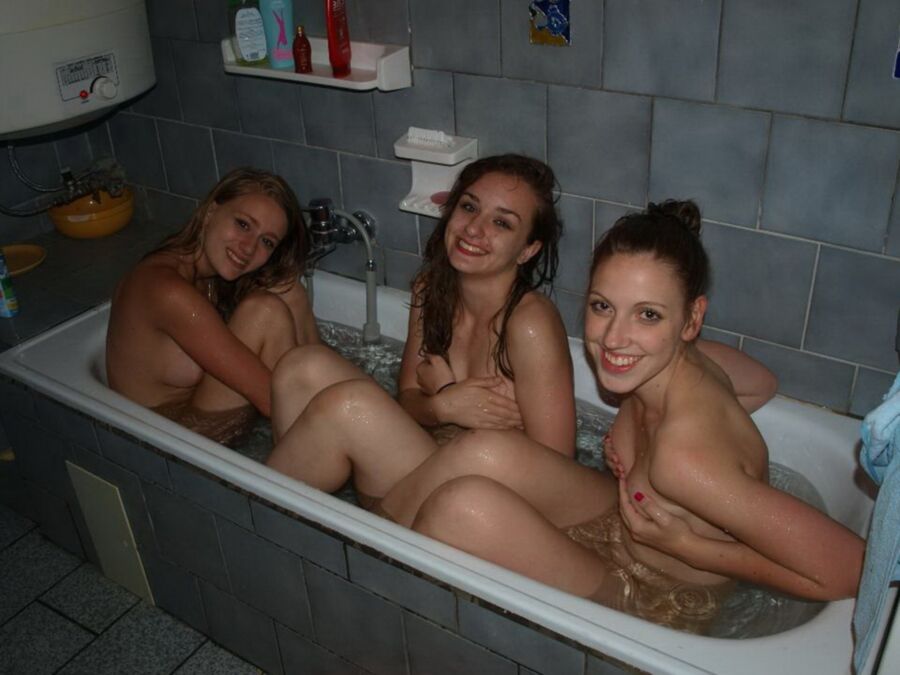 Save water bath with a friend 2 of 66 pics