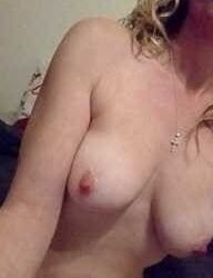 Mature Wife Showing Off 10 of 38 pics