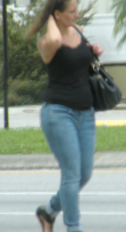 Flabby belly hooker in jeans-a Florida Hottie with bbw curves 15 of 16 pics