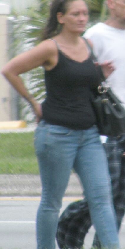 Flabby belly hooker in jeans-a Florida Hottie with bbw curves 5 of 16 pics