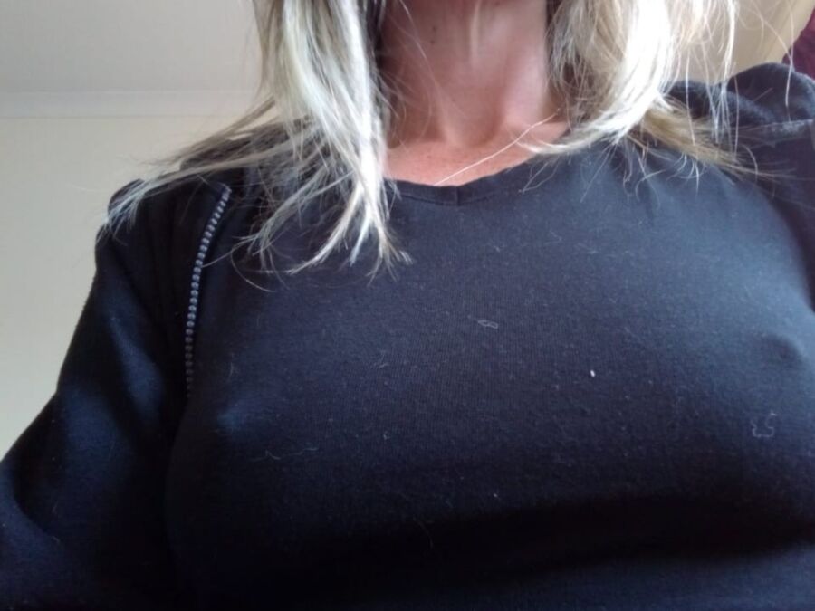 Mature Wife Showing Off 19 of 38 pics