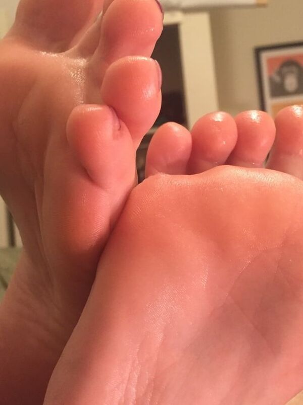 Michelles cute little feet 16 of 22 pics