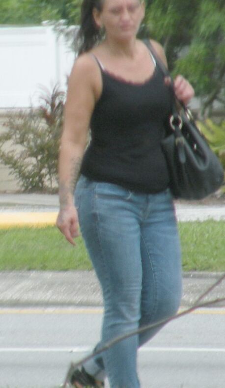 Flabby belly hooker in jeans-a Florida Hottie with bbw curves 4 of 16 pics