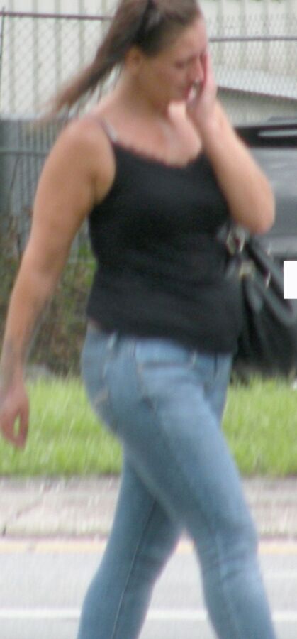 Flabby belly hooker in jeans-a Florida Hottie with bbw curves 10 of 16 pics