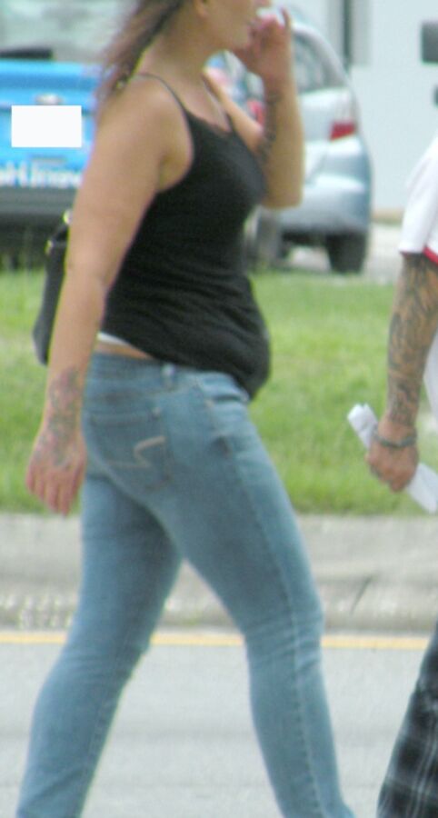 Flabby belly hooker in jeans-a Florida Hottie with bbw curves 11 of 16 pics