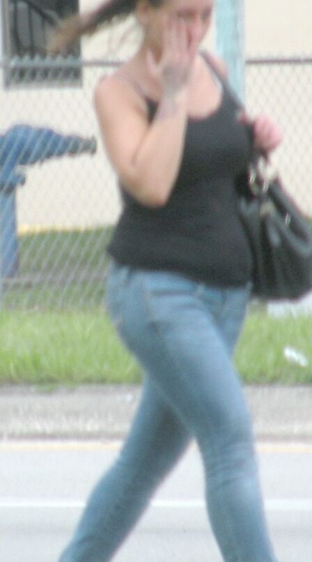 Flabby belly hooker in jeans-a Florida Hottie with bbw curves 7 of 16 pics
