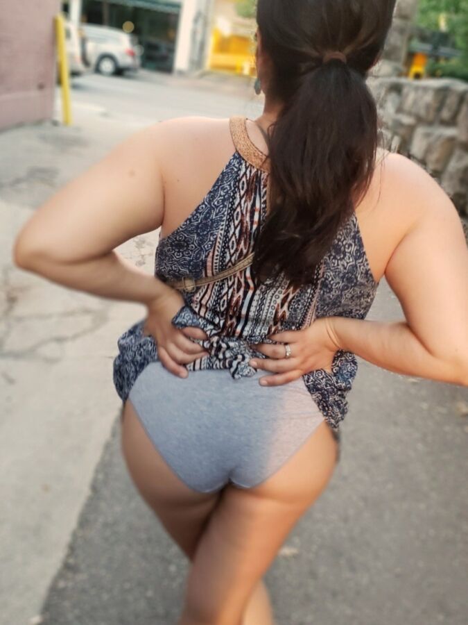 Thick ass puta 12 of 49 pics