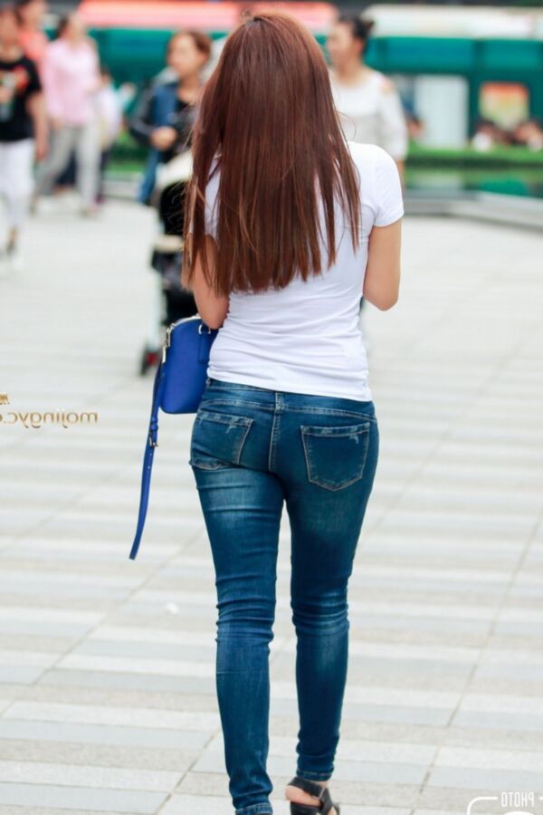 Big boobs, small ass, tight jeans 23 of 25 pics