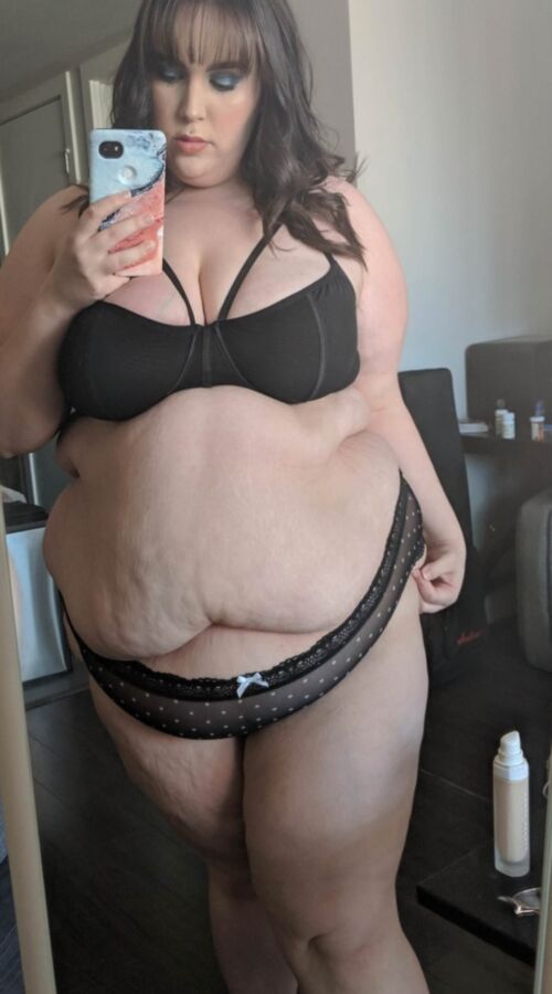 Obese Bitch (Amateur BBW) 9 of 33 pics