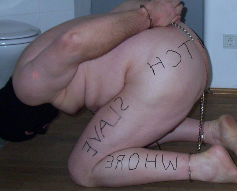 humiliation of the slave 1 of 7 pics