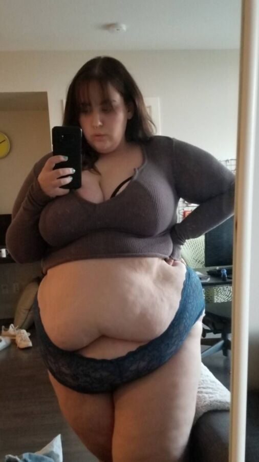 Obese Bitch (Amateur BBW) 10 of 33 pics