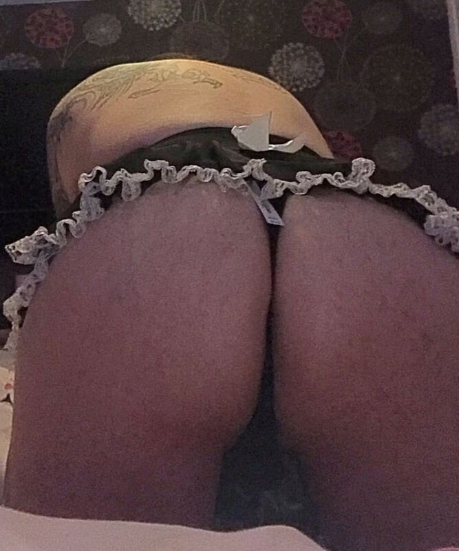 MY SISSY FRIEND JESSIE WANTS TO BE EXPOSED  7 of 9 pics
