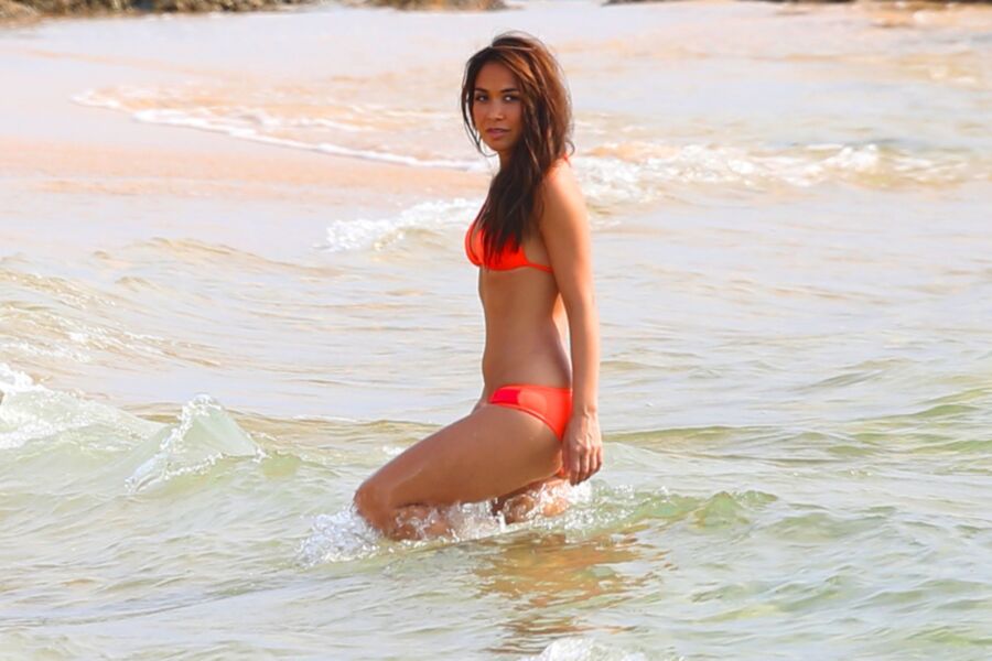 Myleene Klass - Bikini Photoshoot Candids in Thailand 4 of 15 pics