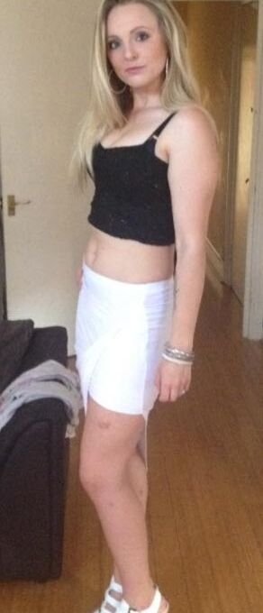 Chelsea Chav Slut UK enjoy and fake 1 of 27 pics