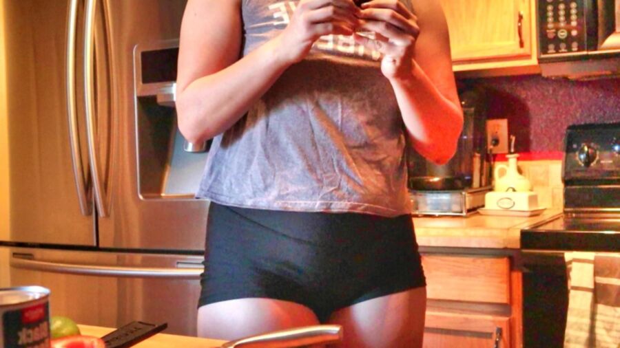 Daughters Cooking Show with Camel Toe 14 of 20 pics