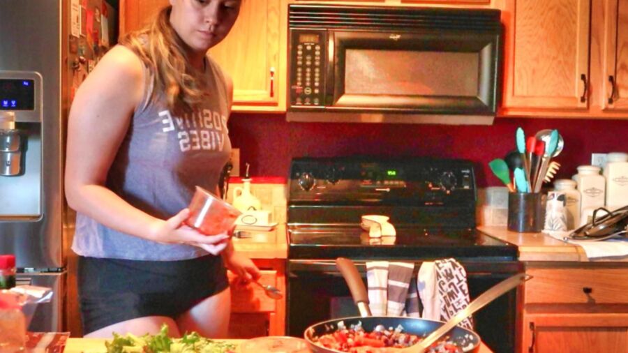 Daughters Cooking Show with Camel Toe 5 of 20 pics