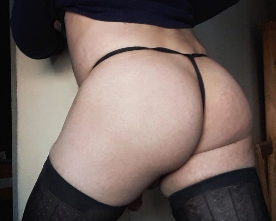 Spank this Cd booty 11 of 12 pics